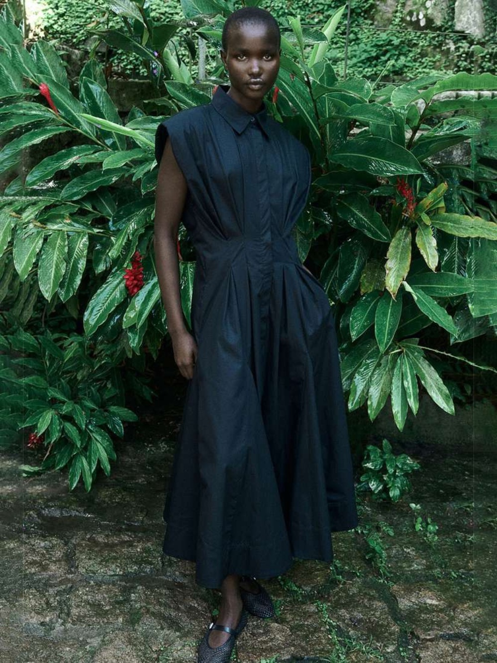 H&M Black Poplin Cotton Maxi Shirt Dress with Structured Shoulders - Picture 2 of 10